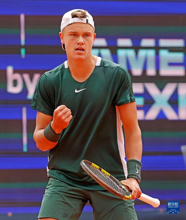 于他们在球 于他们在球